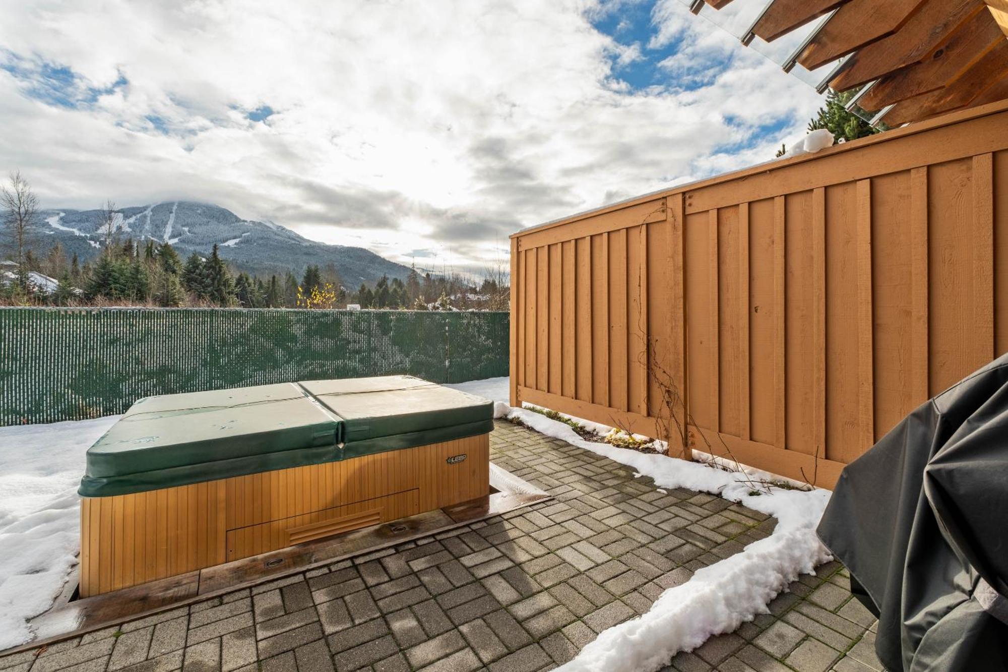 Montebello By Whistler Premier Exterior photo